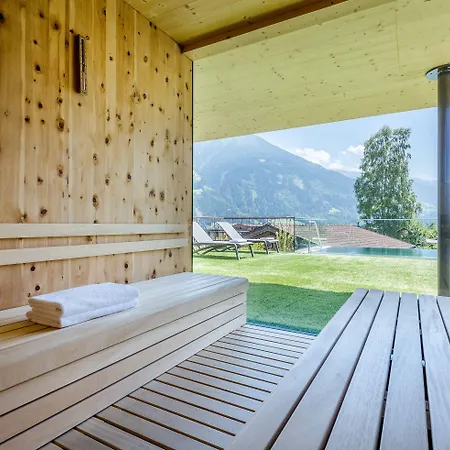 Gartenhotel Crystal