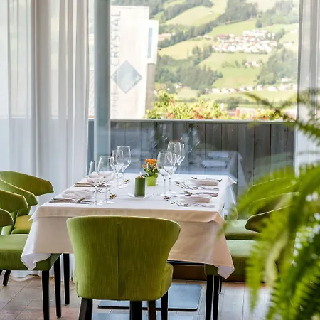 Gartenhotel Crystal فندق