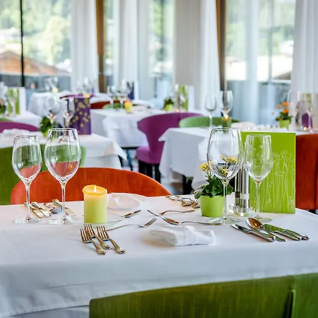 Gartenhotel Crystal فندق