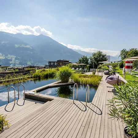 Hotel Gartenhotel Crystal Fuegen