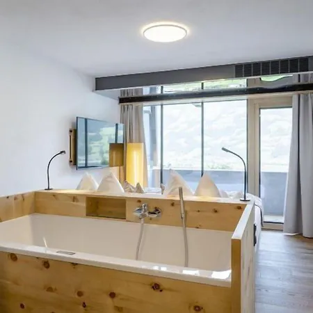 Hotell Gartenhotel Crystal