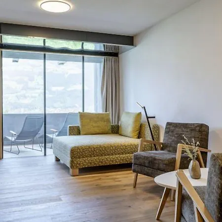Hotell Gartenhotel Crystal Fügen