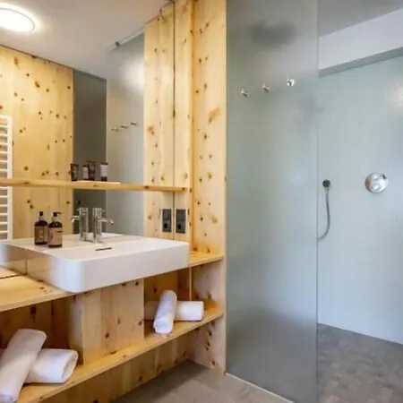 Hotel Gardenhotel Crystal Fuegen