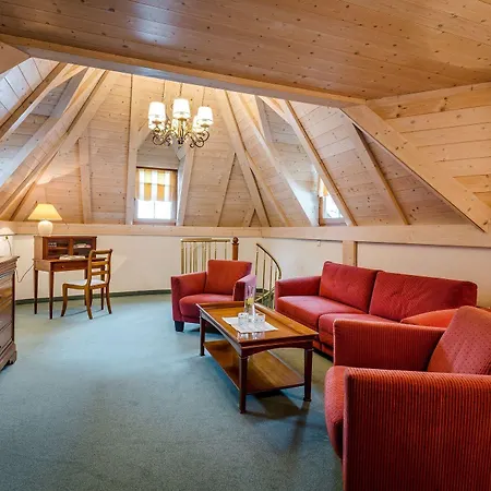 Gardenhotel Crystal Hotel Fuegen