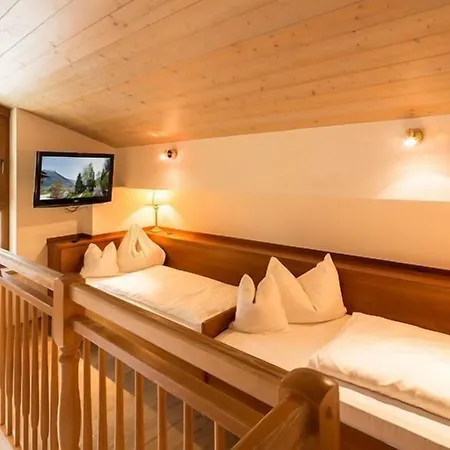 Gardenhotel Crystal Hotel 4*