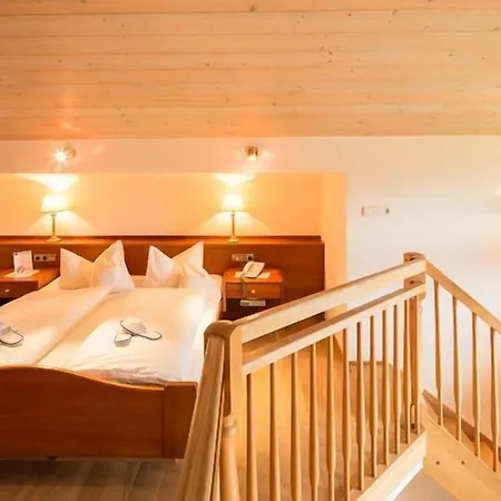 Gardenhotel Crystal Fuegen