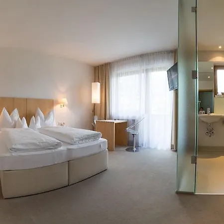 Gardenhotel Crystal 4* Fuegen